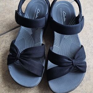 Clarks Black Knot-Strap Cloudsteppers Sandals